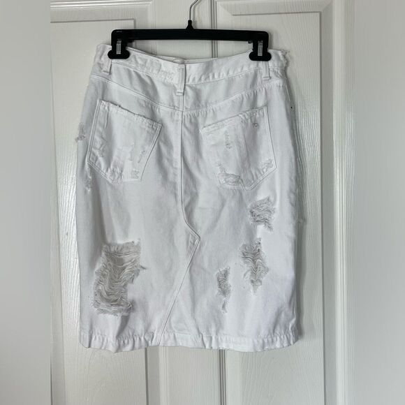 Rag Bone Distressed White Denim Skirt size 27 - Picture 2 of 4